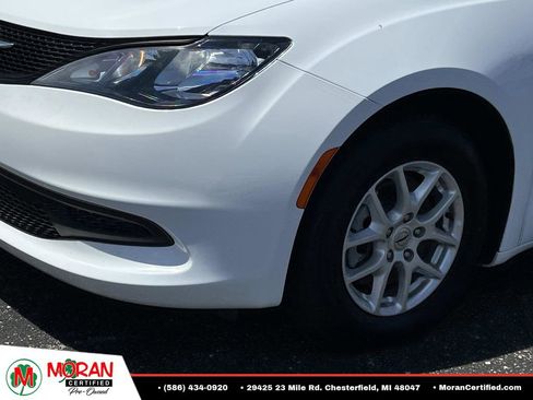 Used 2021 Chrysler Voyager LX FWD image 8