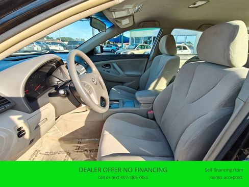 Used 2010 Toyota Camry LE image 9