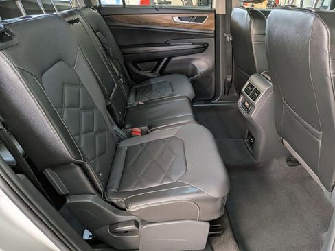 Used 2024 Volkswagen Atlas SE image 25