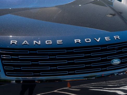 Used 2024 Land Rover Range Rover Autobiography AWD/4WD image 7