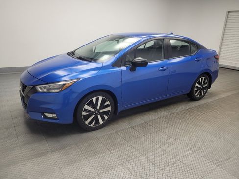 Used 2021 Nissan Versa SR FWD image 2