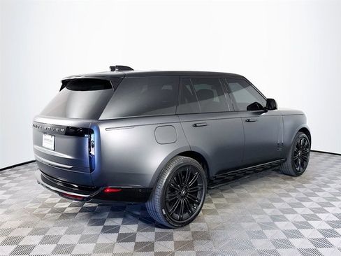 Used 2025 Land Rover Range Rover Autobiography image 5