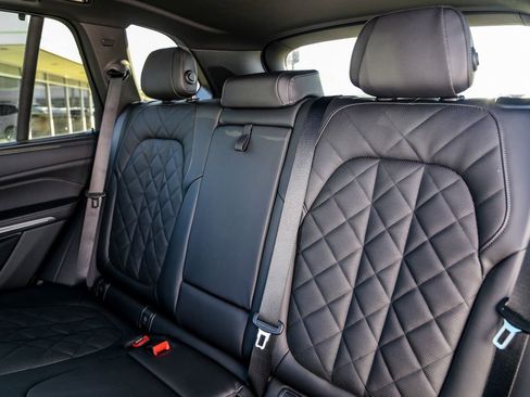 New 2026 BMW X5 xDrive50e w/ Executive Package image 23