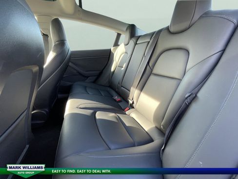 Used 2022 Tesla Model 3 Long Range image 17