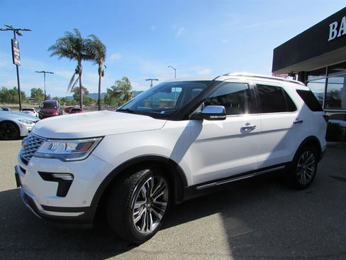 Used 2018 Ford Explorer Platinum AWD/4WD image 3