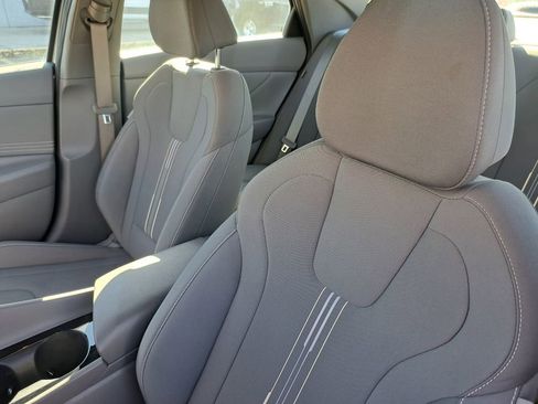 Used 2025 Hyundai Elantra SEL image 22