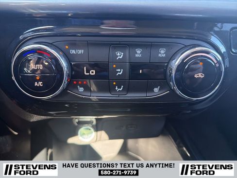 Used 2025 Chevrolet Trax LT w/ LT Convenience Package image 24