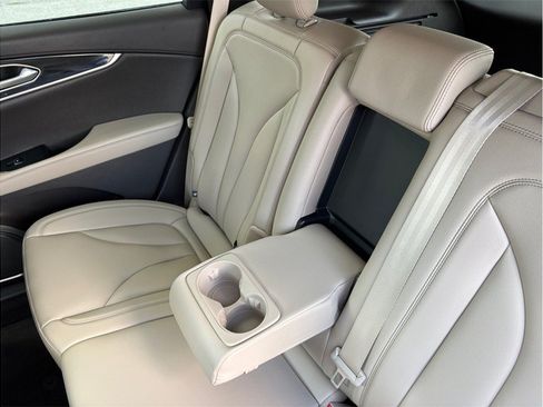 Used 2022 Lincoln Nautilus FWD image 40