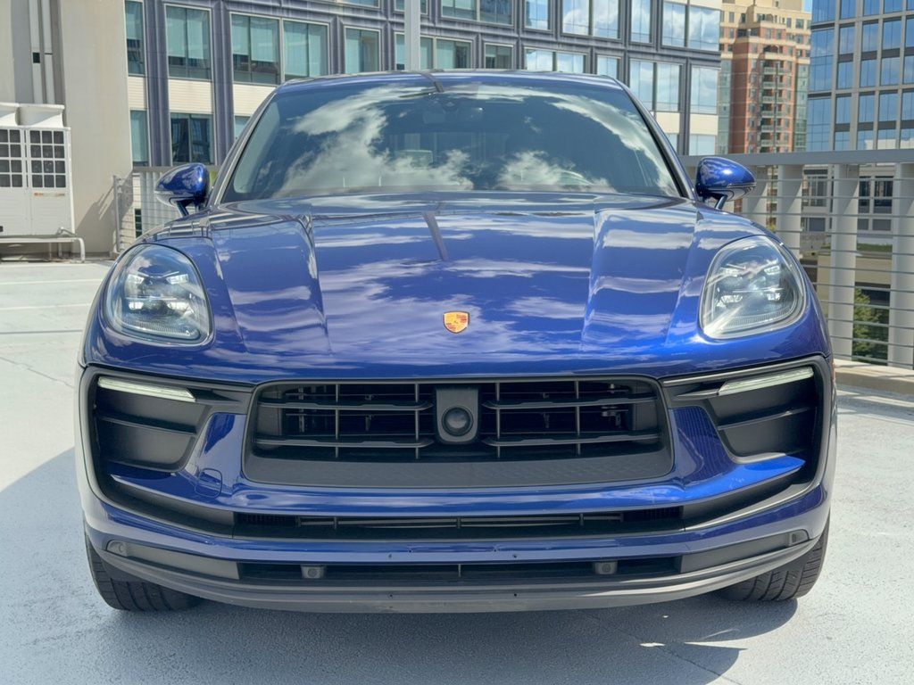 Certified 2024 Porsche Macan AWD/4WD image 6