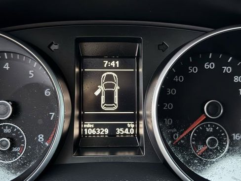 Used 2011 Volkswagen Golf 2-Door image 12