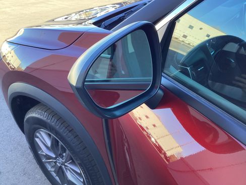 Used 2023 Nissan Rogue S image 11