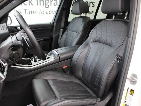 Used 2025 BMW X5 xDrive50e AWD/4WD image 16