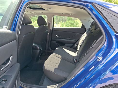 Used 2025 Hyundai Elantra SEL w/ Cargo Package FWD image 20