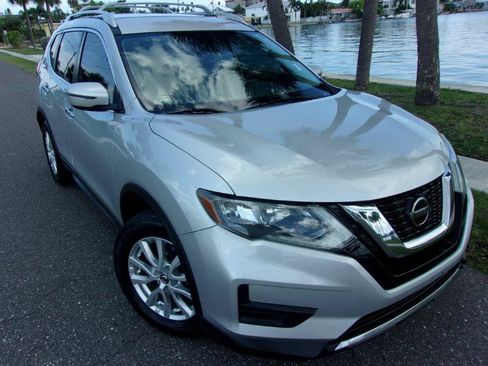 Used 2019 Nissan Rogue S w/ Special Edition Package FWD image 8