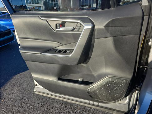 Used 2023 Toyota RAV4 XLE Premium image 16