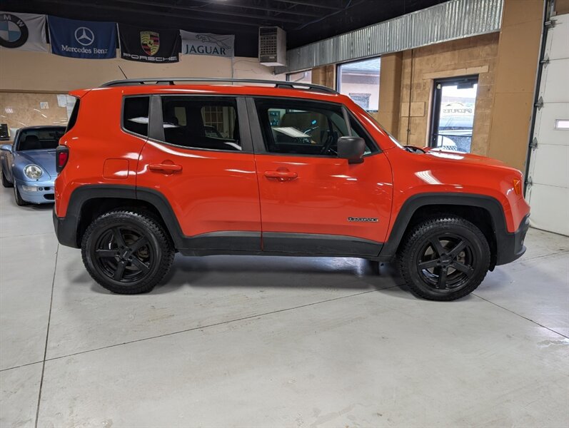 Used 2017 Jeep Renegade Sport w/ Power & Air Group FWD image 11