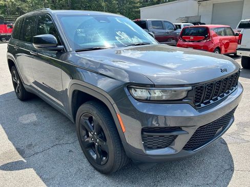 Used 2023 Jeep Grand Cherokee Altitude AWD/4WD image 1
