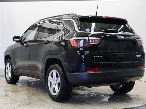 Used 2023 Jeep Compass Latitude image 3