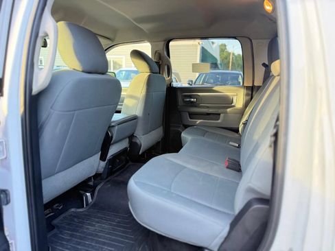 Used 2016 RAM 1500 Classic SLT AWD/4WD image 11