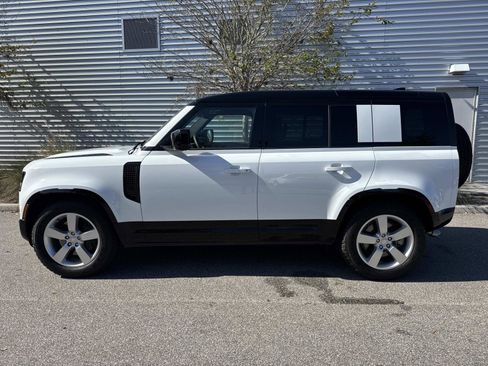 Used 2025 Land Rover Defender 110 X-Dynamic SE image 2