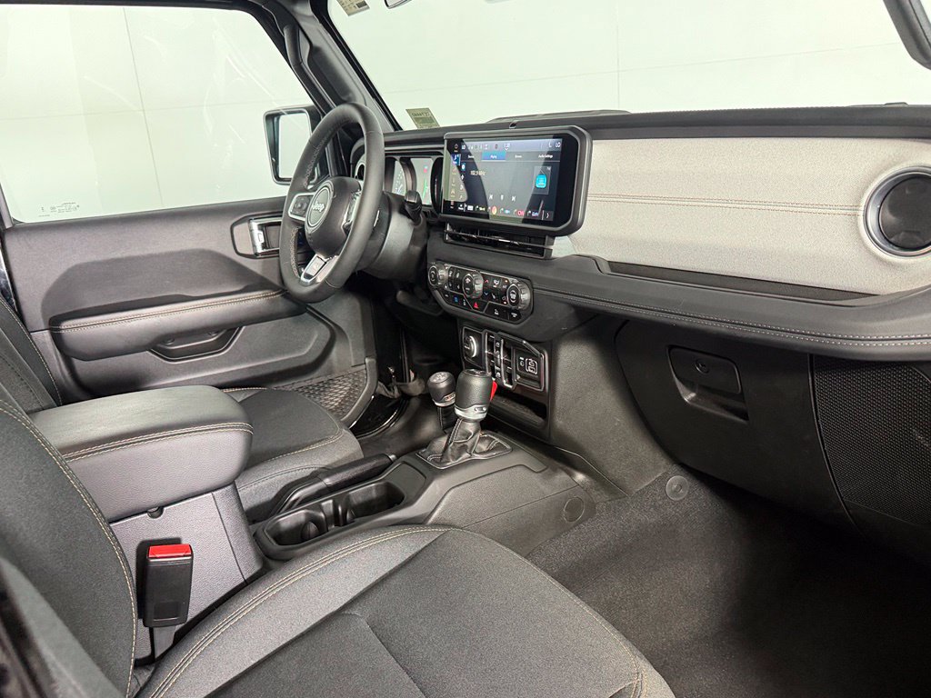 Certified 2025 Jeep Wrangler Unlimited Sahara AWD/4WD image 15