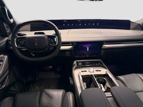 Used 2025 Lincoln Navigator Reserve w/ Jet Appearance Package image 19
