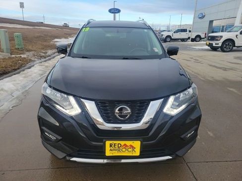 Used 2018 Nissan Rogue SV w/ Premium Package image 4
