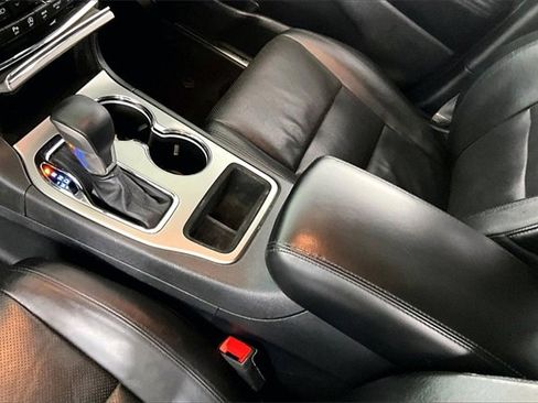 Used 2019 Jeep Grand Cherokee Limited w/ Luxury Group II image 18