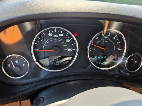 Used 2015 Jeep Wrangler Unlimited Sahara w/ Max Tow Package AWD/4WD image 11