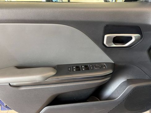 Used 2025 Kia K4 FWD image 18