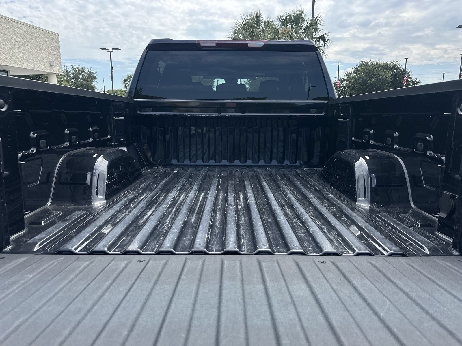 Used 2024 Chevrolet Silverado 1500 LT AWD/4WD image 32