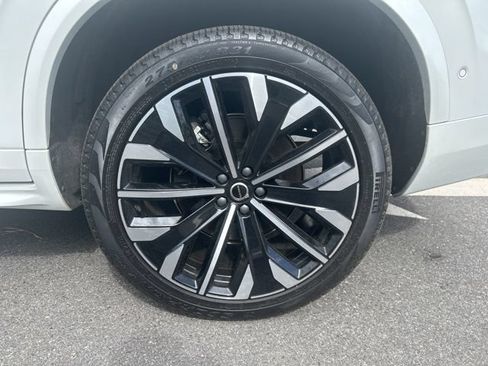 Certified 2025 Volvo XC90 B6 Plus AWD/4WD image 9