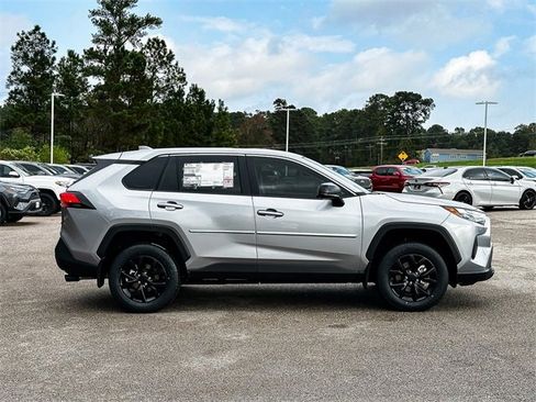 New 2025 Toyota RAV4 LE image 9