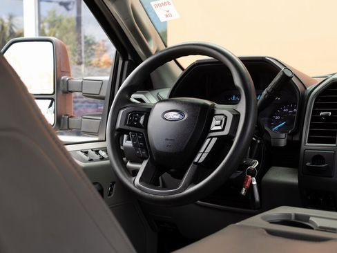 Used 2018 Ford F350 XL w/ Power Equipment Group image 28