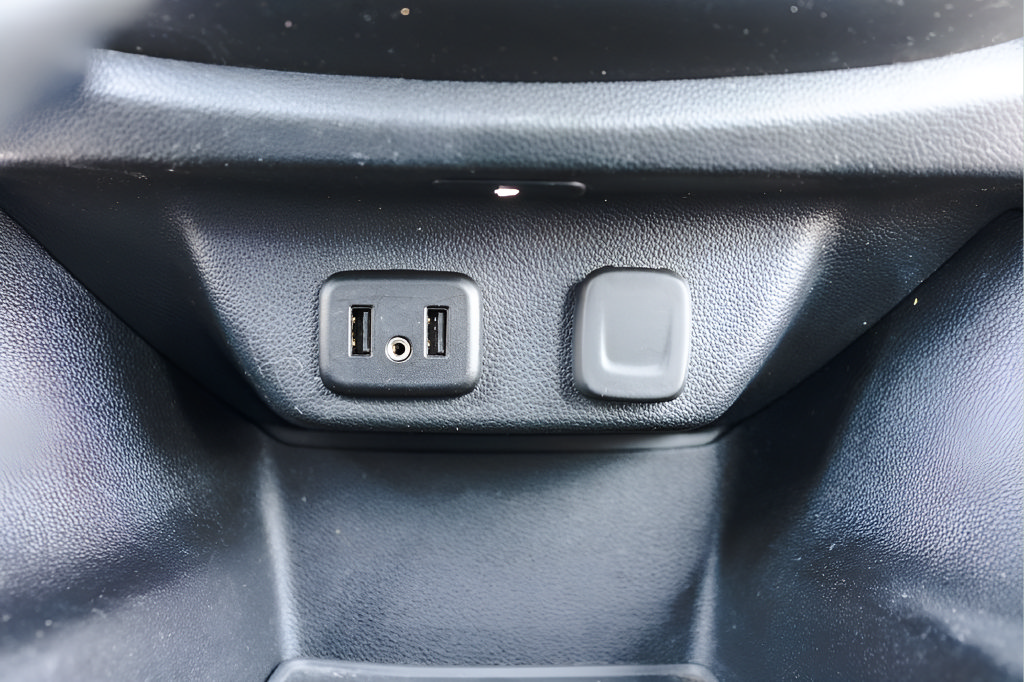 Used 2023 Chevrolet Traverse LS FWD image 21