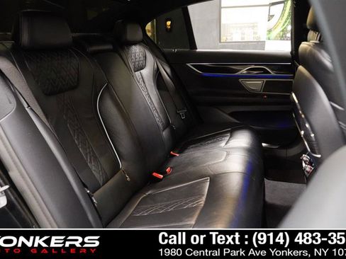 Used 2020 BMW 750i xDrive image 41