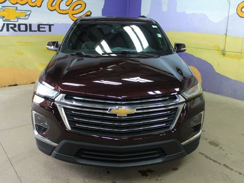 Used 2023 Chevrolet Traverse LT image 3