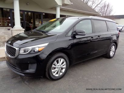 Used 2017 Kia Sedona LX w/ LX Essentials Premium Package