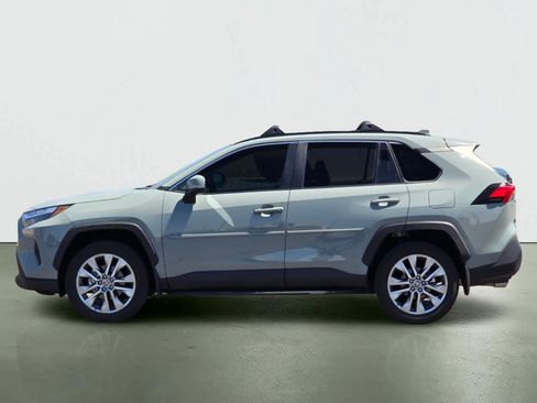 Used 2023 Toyota RAV4 XLE Premium FWD image 3