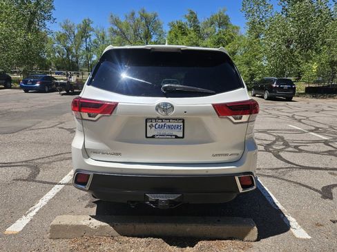 Used 2019 Toyota Highlander Limited Platinum AWD/4WD image 4