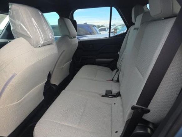 Used 2025 Toyota 4Runner SR5 AWD/4WD image 7