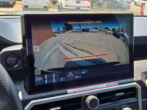 Used 2025 Toyota Tacoma Limited AWD/4WD image 18
