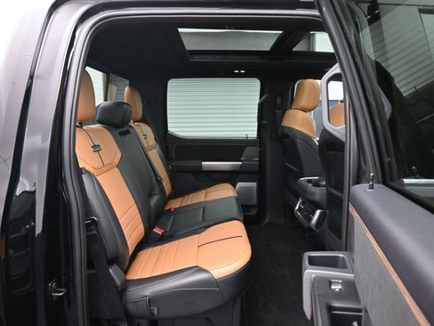 Used 2024 Ford F450 Platinum w/ FX4 Off-Road Package image 12