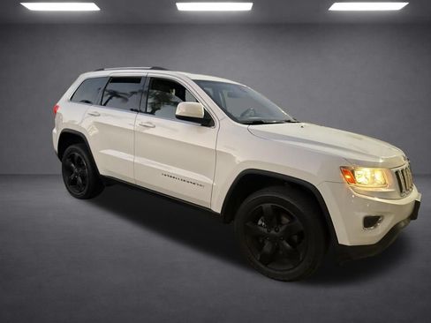 Used 2014 Jeep Grand Cherokee Laredo w/ Security & Convenience Group AWD/4WD image 9
