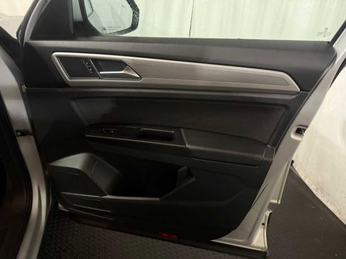 Used 2019 Volkswagen Atlas S image 28