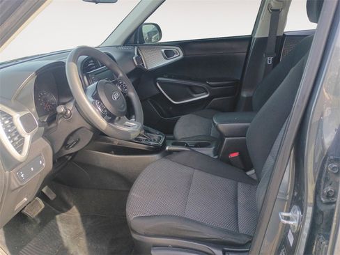 Used 2021 Kia Soul LX image 9