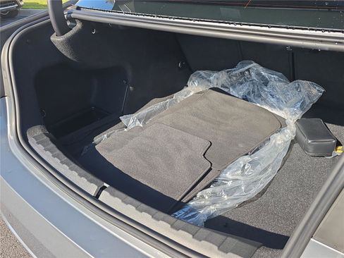 Used 2024 BMW 330i Sedan w/ Premium Package image 7