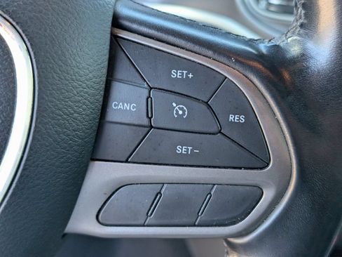 Used 2021 Dodge Charger SXT w/ Leather Interior Group RWD image 19