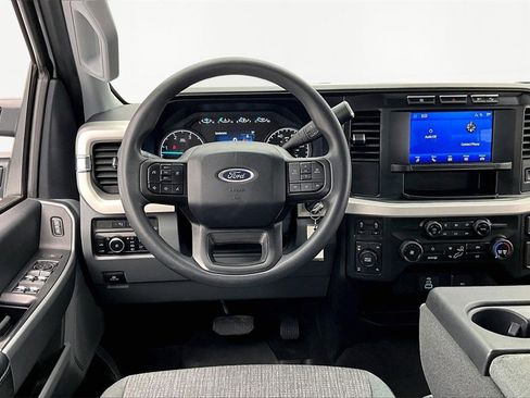 Used 2024 Ford F250 XLT w/ FX4 Off-Road Package image 5