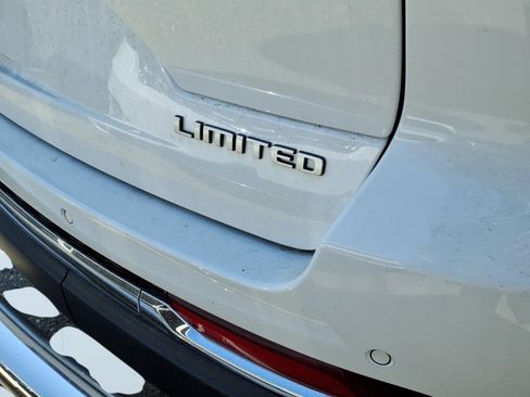 Used 2025 Jeep Grand Cherokee Limited AWD/4WD image 5